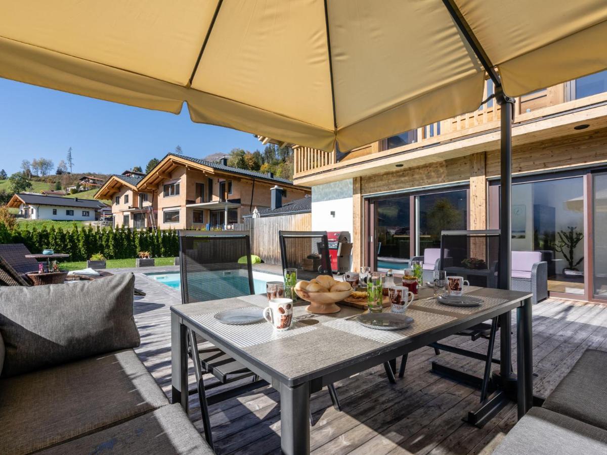 Chalet In With Pool *