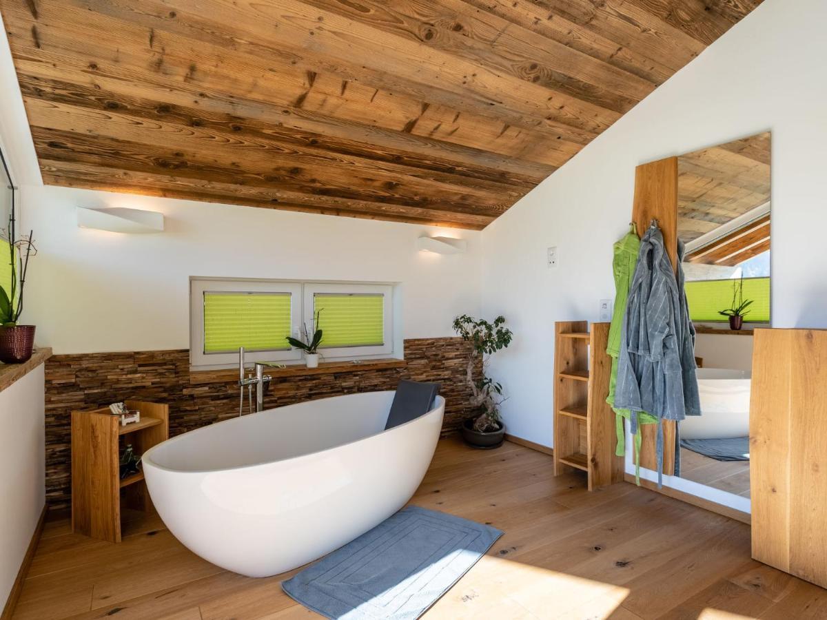 In With Pool Chalet Neukirchen am Grossvenediger